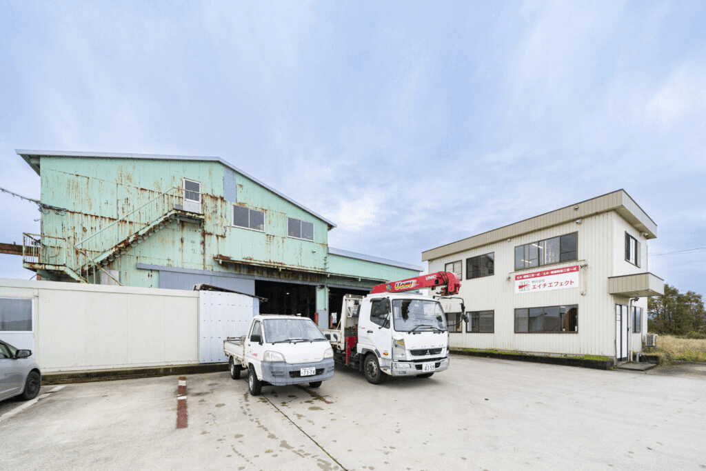 株式会社エイチエフェクト様の建物と車両